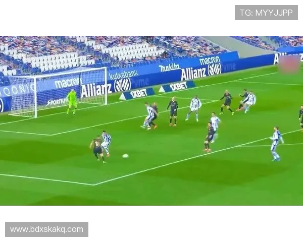 当今足球场上最具魅力与帅气的球星盘点及其个人魅力分析