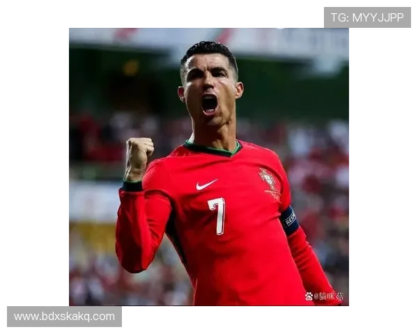 戴白帽的足球球星盘点及其场上影响力分析