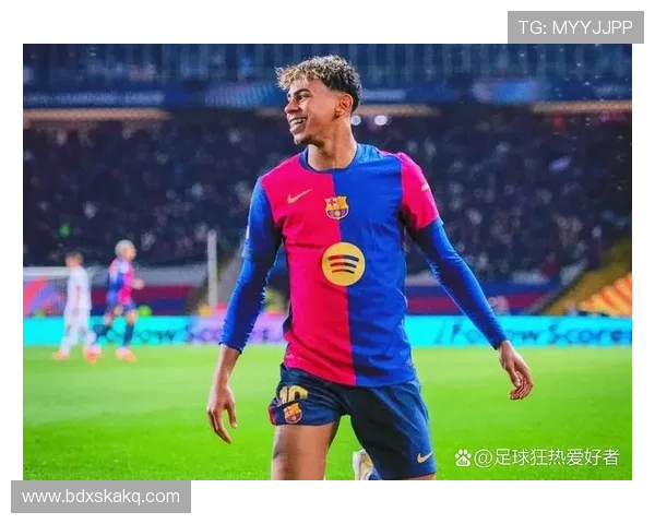 被解约的足球球星是马里奥·鲁伊吧